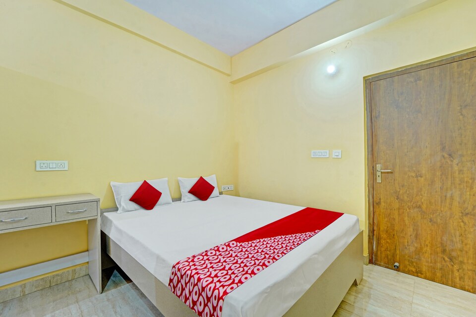 OYO Flagship Parrots Inn, Patliputra Colony, Patna