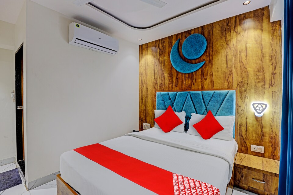 OYO Flagship Hotel Pleasant Villa, SG Highway Ahmedabad, Ahmedabad