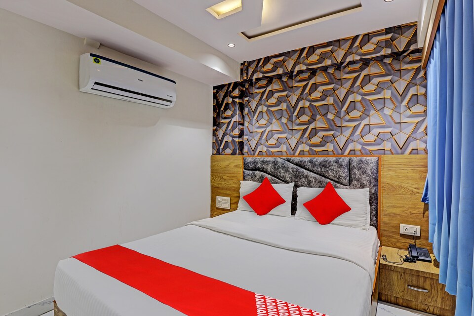 OYO Flagship Hotel Pleasant Villa, SG Highway Ahmedabad, Ahmedabad