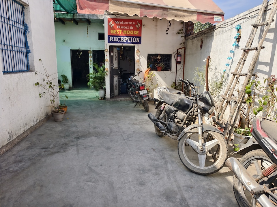 Hotel O Welcome, Okhla Jasola Delhi, Delhi