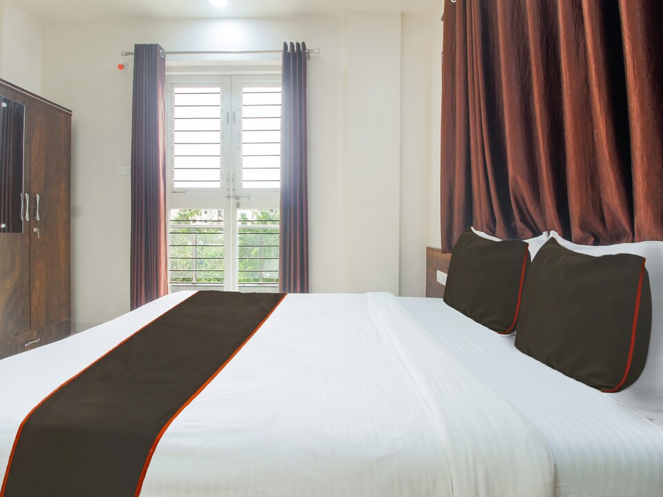 Collection O 81510B Himalay Guest House, Pimpri Pune, Pune