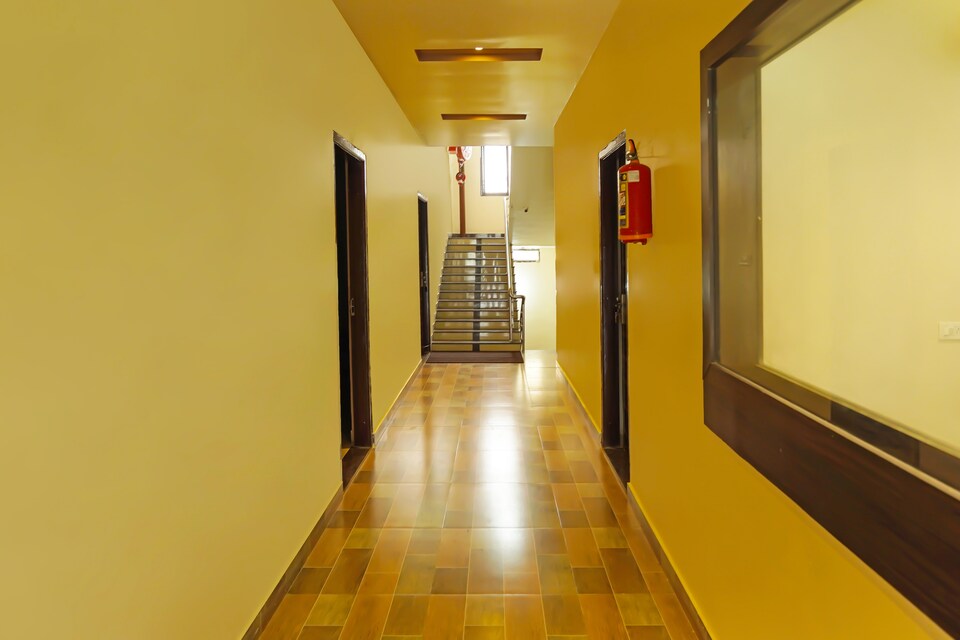 Hotel O Sun Shine Inn, Airport Road - Raipur, Raipur