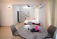 OYO Honey Bees Guest House