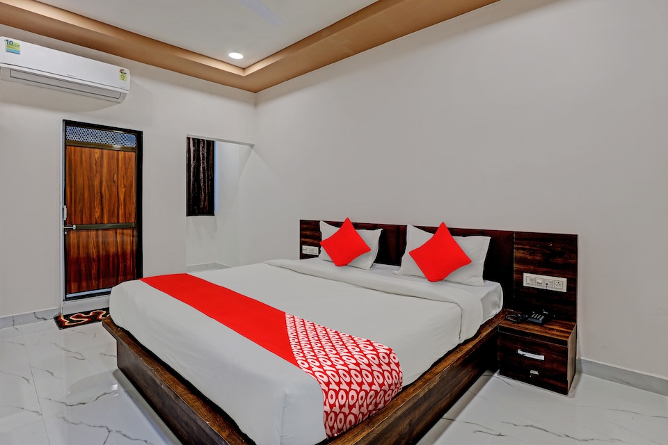 OYO Flagship Hotel Seven Horse, Navsari, Navsari