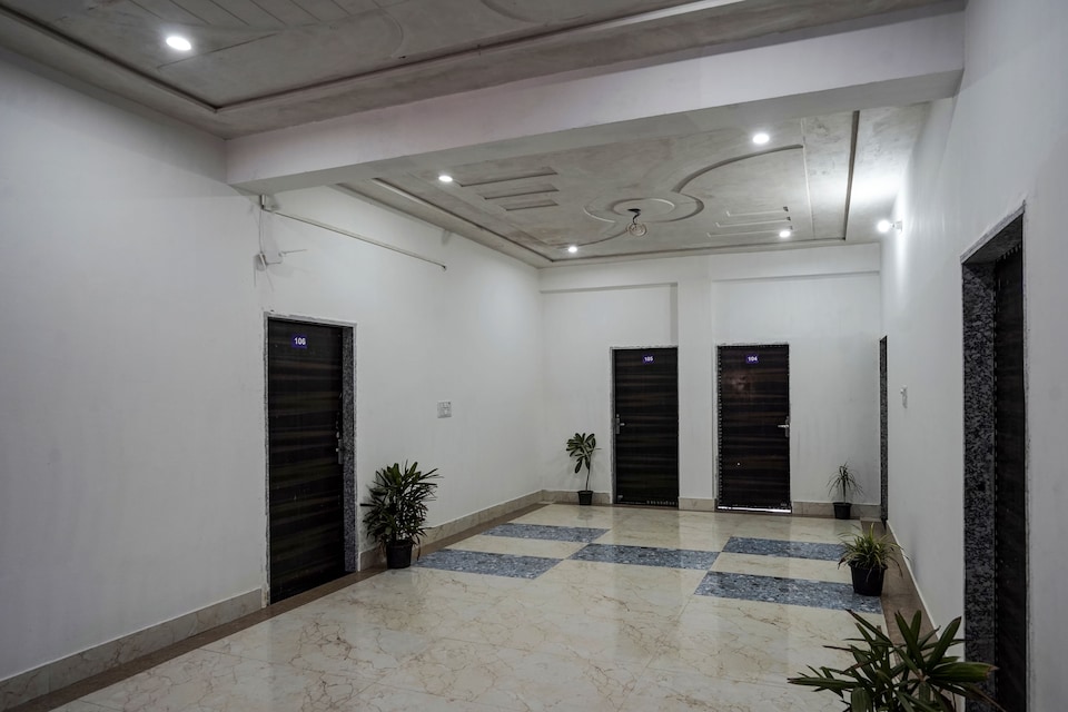 Hotel O UV , Mathura, Mathura