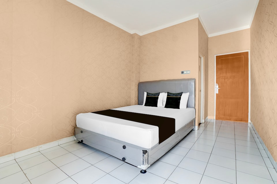 Hotel O near Cilandak Town Square formerly Sultan Residence Syariah, Cilandak, Jakarta