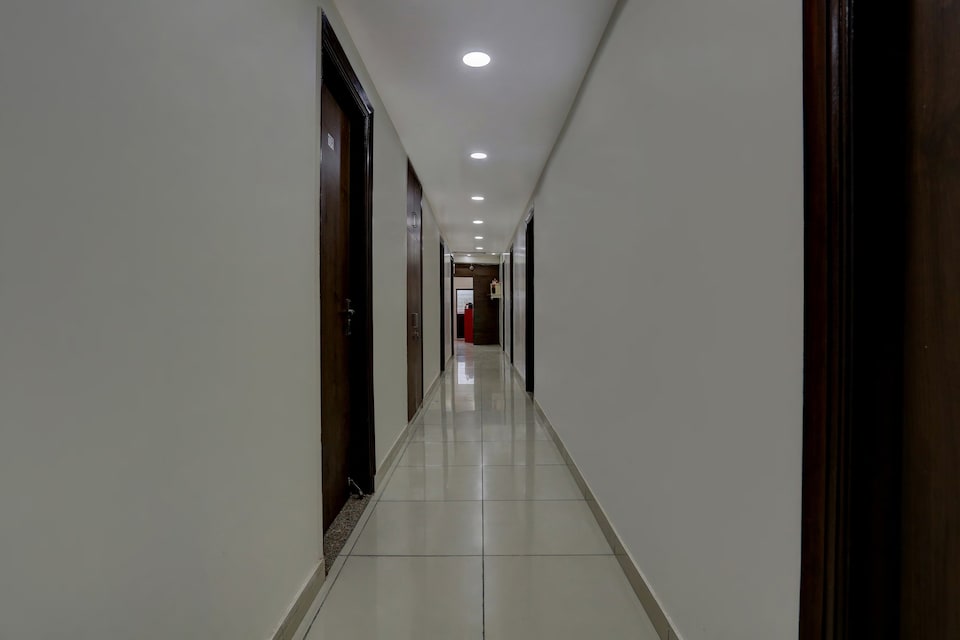 Hotel O The Paradise Inn, Dwarka Delhi, Delhi