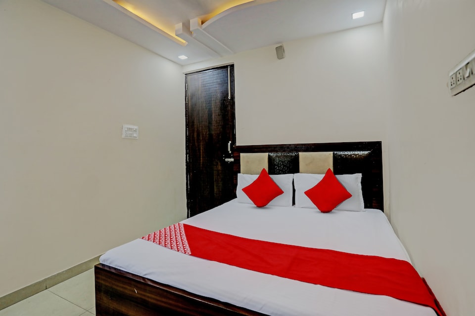 OYO Flagship 81525B Hotel Avenue, Kanpur Railway Station, Kanpur