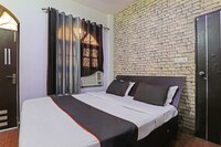 Collection O 81525D Hotel Apm Residency