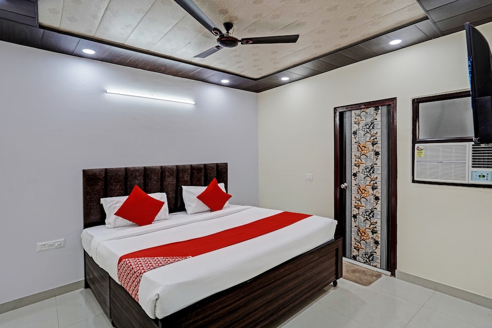 OYO Flagship Evergreen Tower Hotel, Ghaziabad City, Ghaziabad