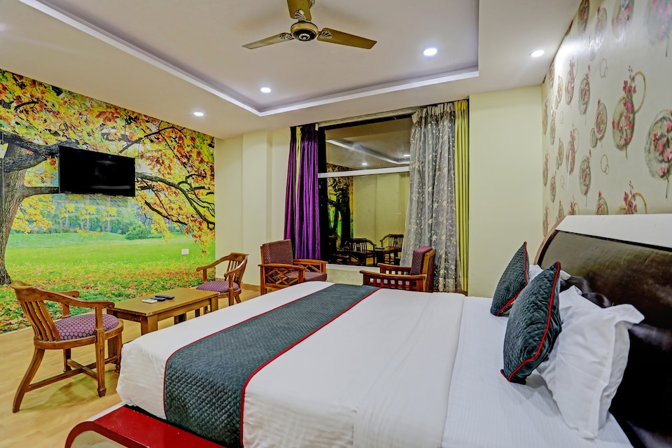 Collection O Paradise Pearl Hotel, Noida City, Noida