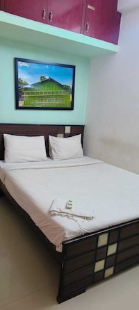 SPOT ON 815265 Sm Park Inn