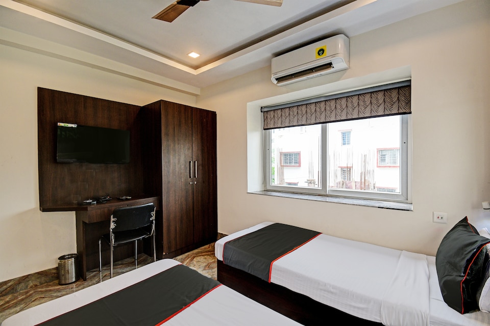 Collection O The Seven Heaven, Esplanade Kolkata, Kolkata