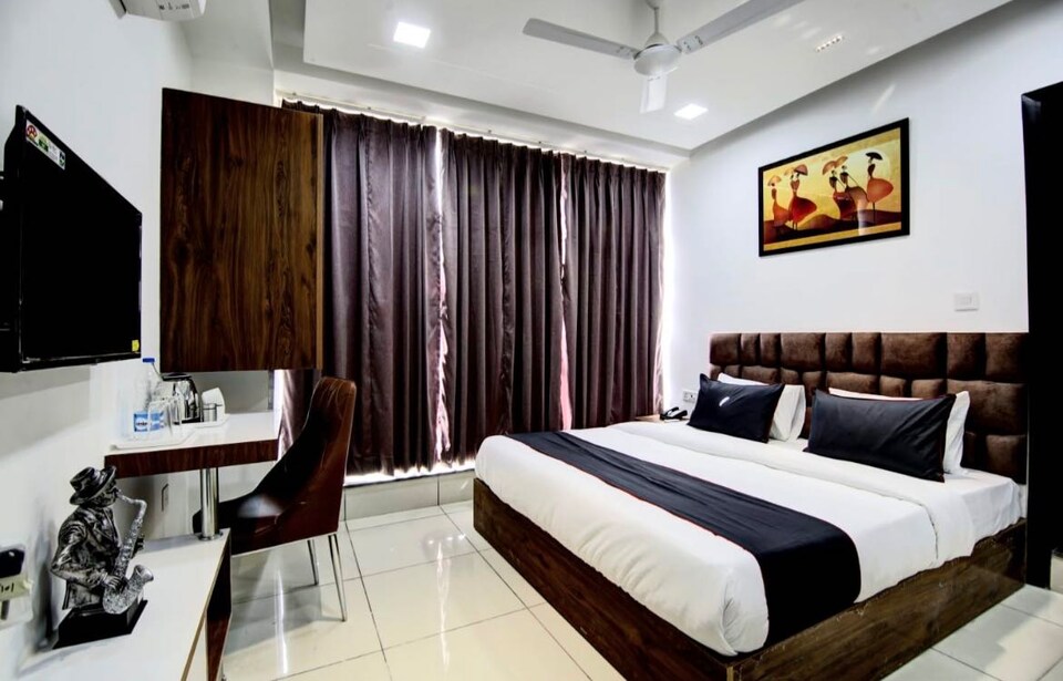 POP 81529J Shine Night, Pitampura - Rohini Delhi, Delhi