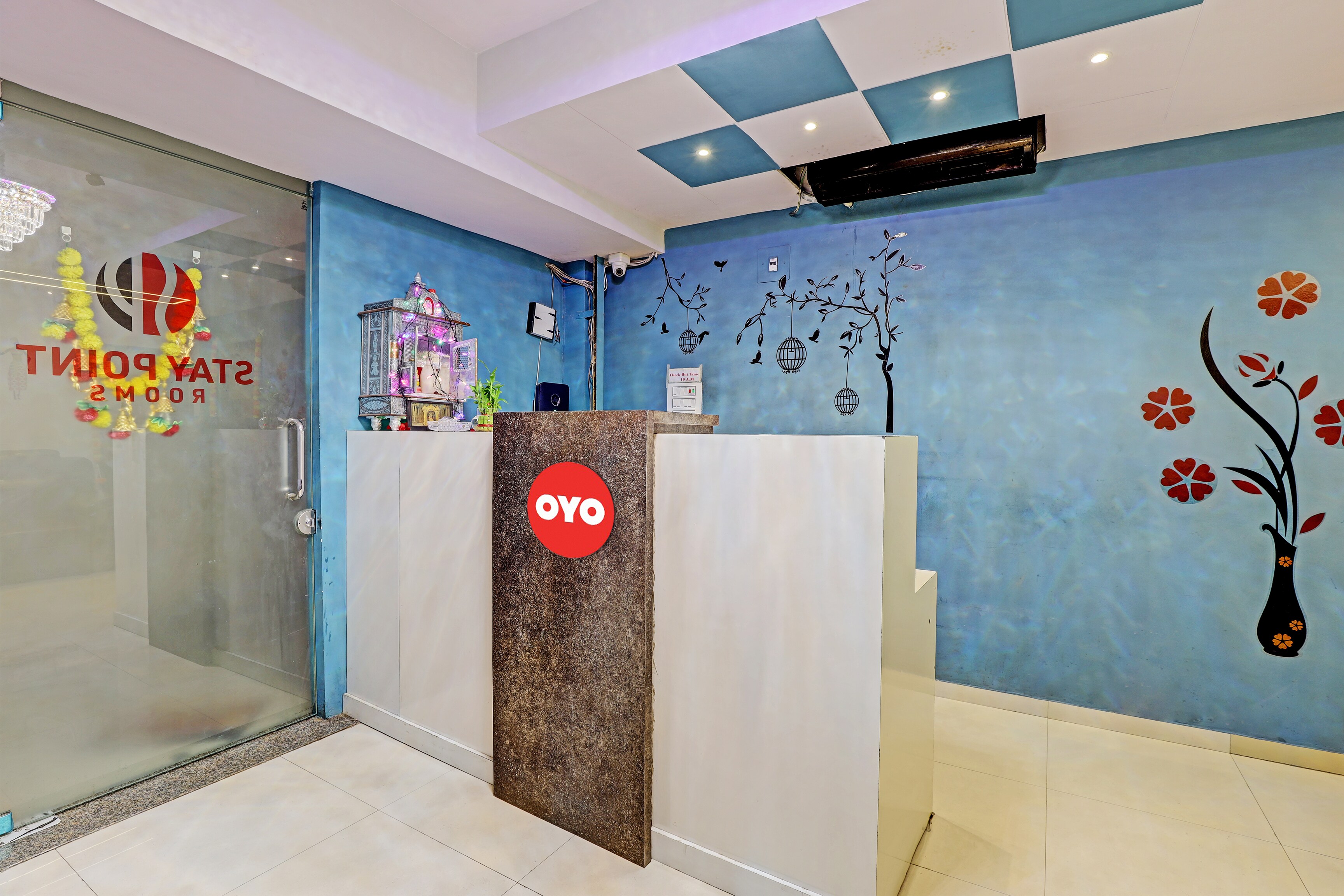 OYO Flagship Stay Point Rooms, Flagship Surat, Book @ ₹1060 - OYO