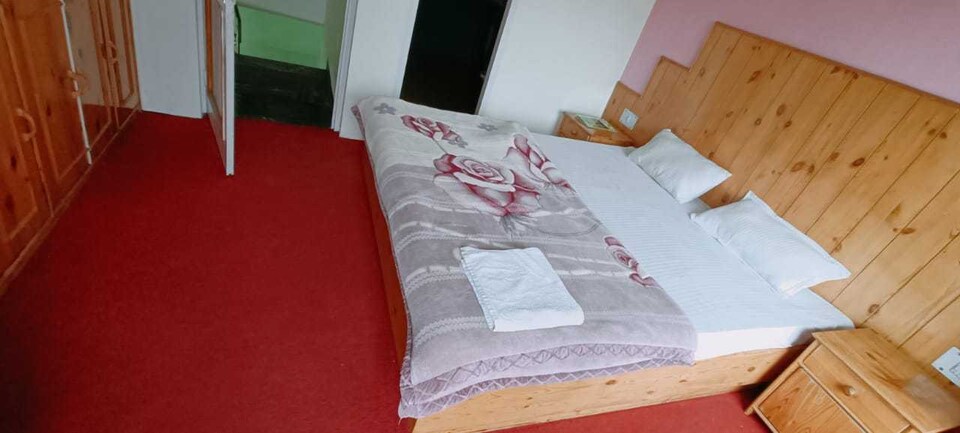 POP HOME 81531A Sylvan Woods Cottage & Home Stay, Vashishtha Cluster, Manali