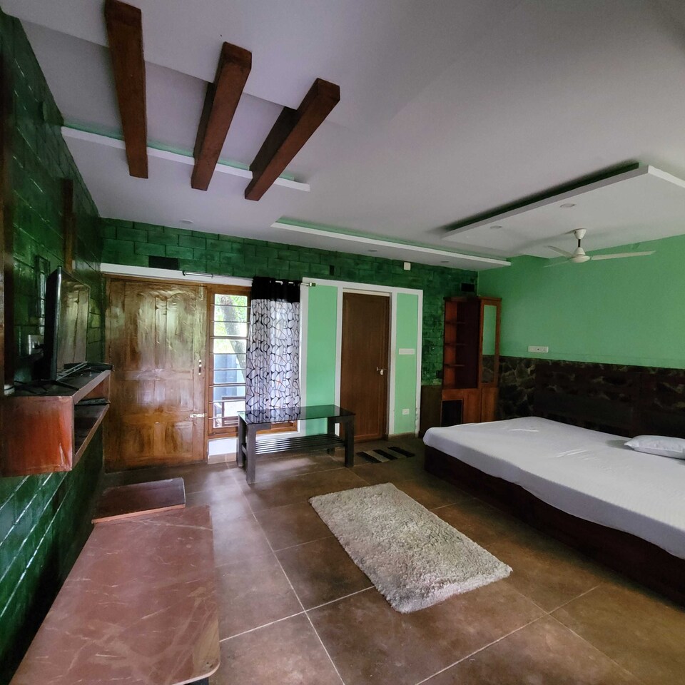 POP 81531F Granbygold  Resort , Thekkady, Thekkady
