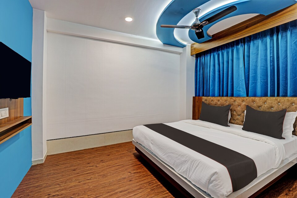 Collection O Hotel Swarg, Adajan, Surat