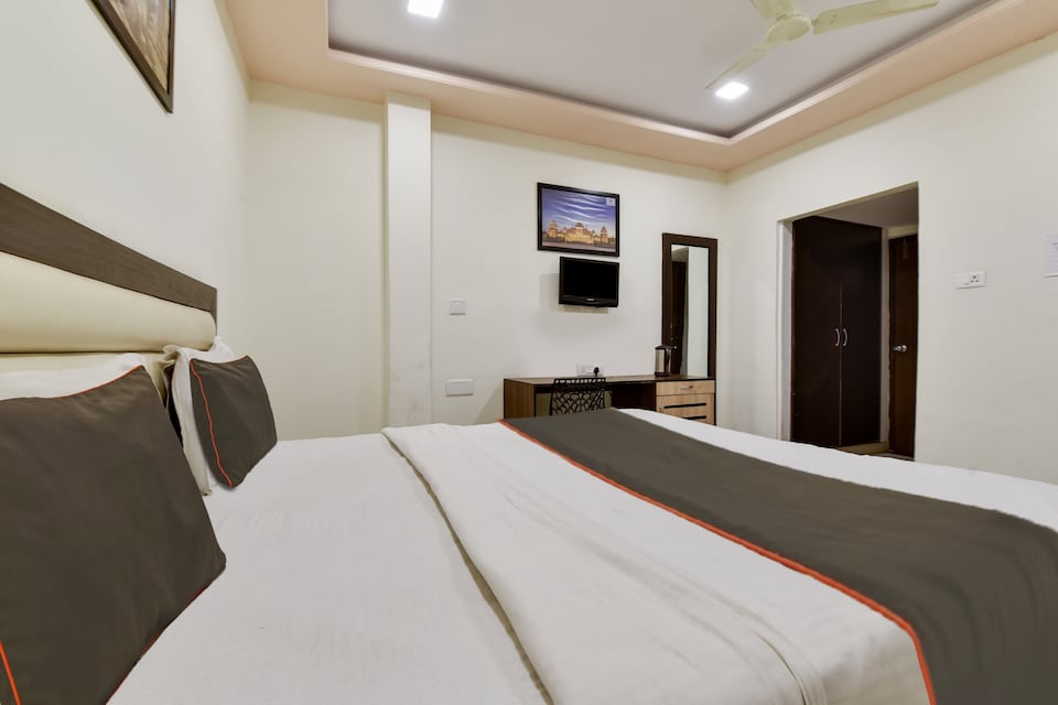 OYO 815337 HOTEL RATNAM PALACE, Udaipur Central, Udaipur