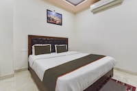 OYO 815337 HOTEL RATNAM PALACE