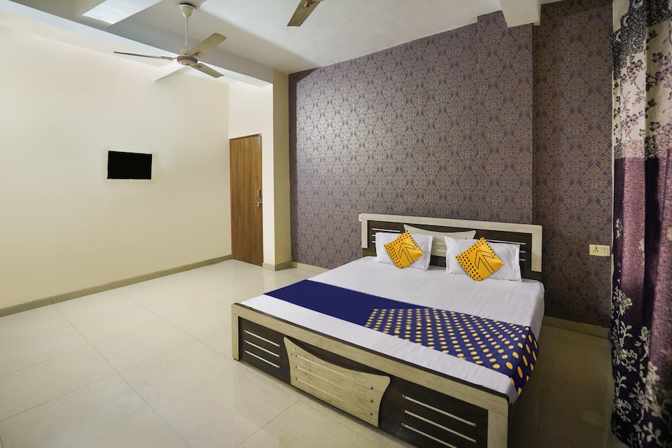 SPOT ON Hotel Shreyansh Palace, Tatibandh Road, Raipur
