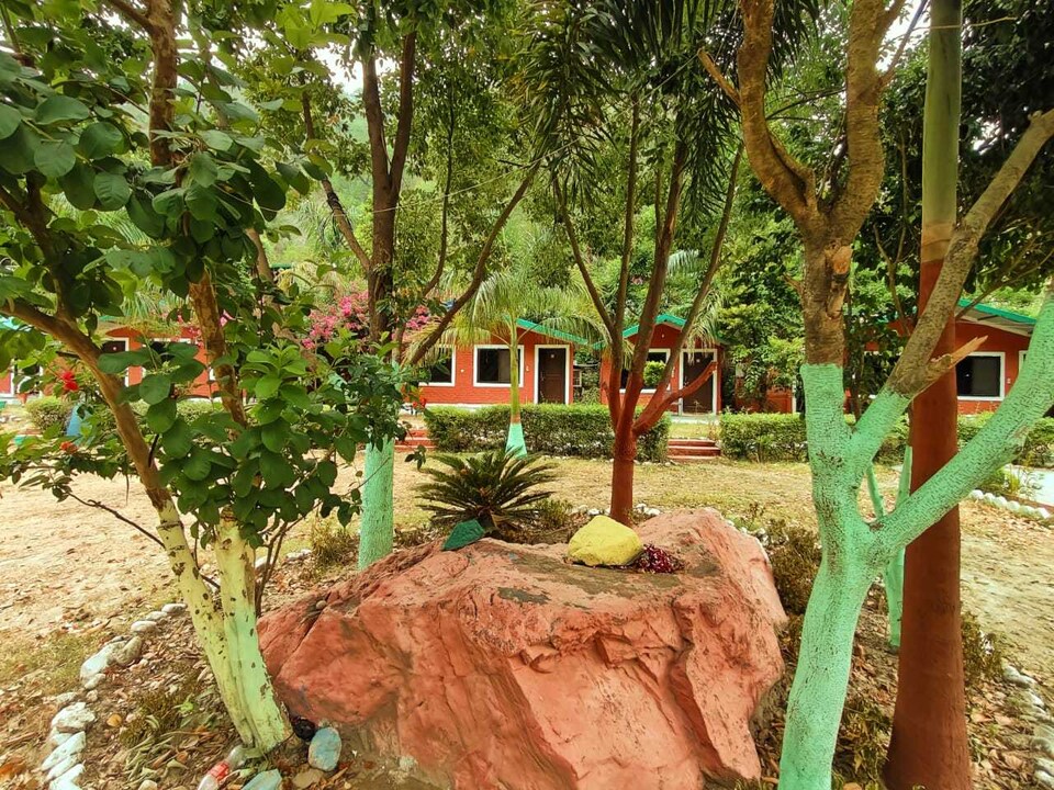 POP 81533J Yaritoli Resorts , Neelkanth Road, Rishikesh