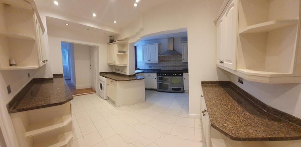 OYO Timi Holiday Homes, Kings Cross London, London