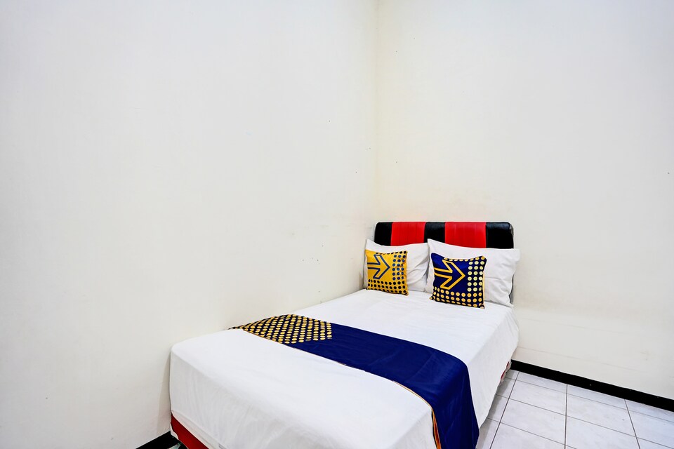 OYO Life 92785 Wisma Trubus  Syariah, Tuban, Tuban