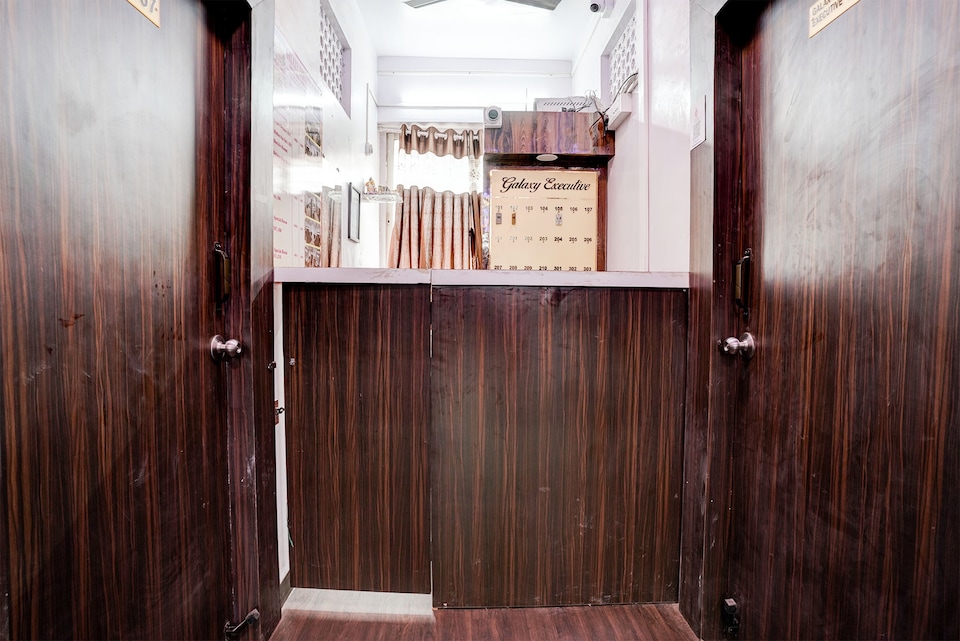 Hotel O Galaxy Executive Lodging, Swargate Pune, Pune