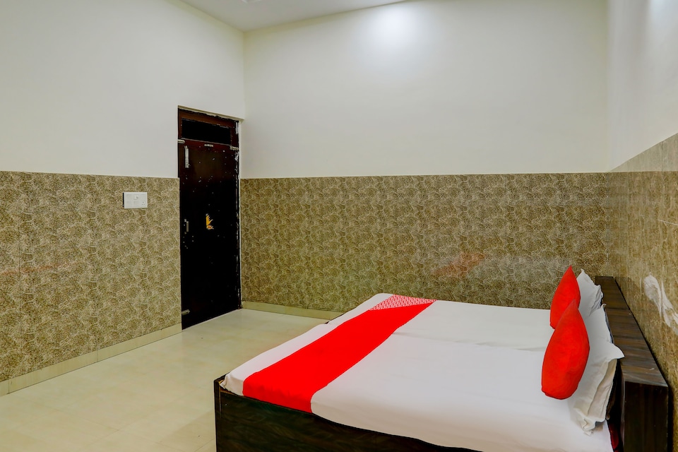 Flagship C. K Palace Hotel, IIT Kanpur, Kanpur