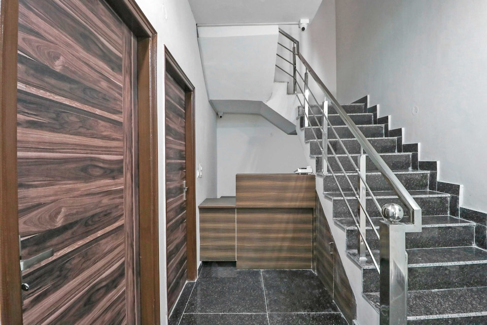 HOTEL O SS CROWN, Zirakpur, Zirakpur
