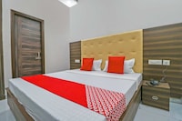 HOTEL O SS CROWN
