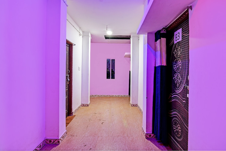 Hotel O Daffodil Lodge Dolphin restaurant , Khandagiri Bhubaneswar, Bhubaneswar