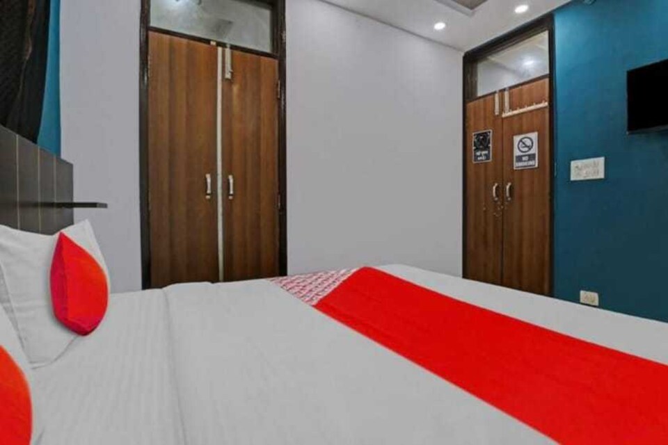 OYO 815616 Hotel Yuvraj Plaza, Faridabad, Faridabad