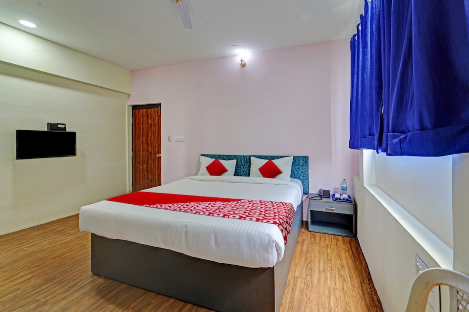 OYO Flagship Aishwarya Thirumani Residency, Velachery, Chennai
