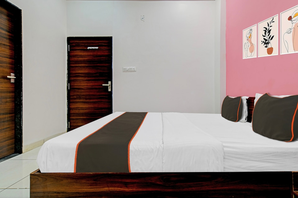 OYO Flagship Hotel Golden Epoch , Bhawarkua Indore, Indore