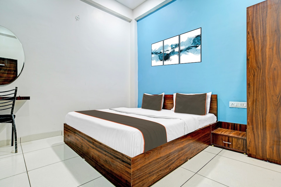 OYO Flagship Hotel Golden Epoch , Bhawarkua Indore, Indore