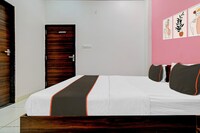 OYO Flagship Hotel Golden Epoch 