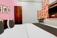 OYO Flagship Hotel Golden Epoch 
