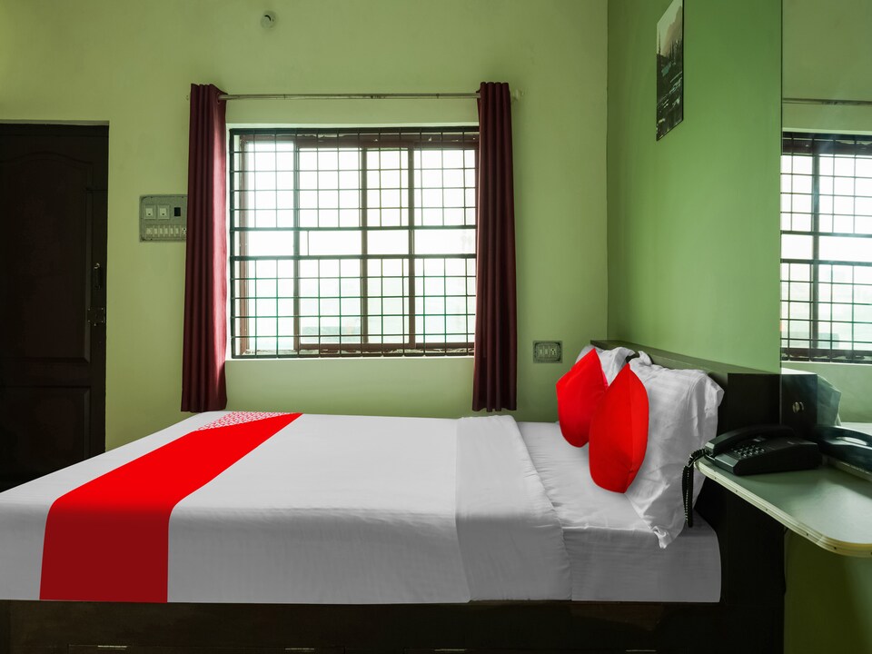OYO Flagship Lucky Inn, Kushalnagar, Coorg
