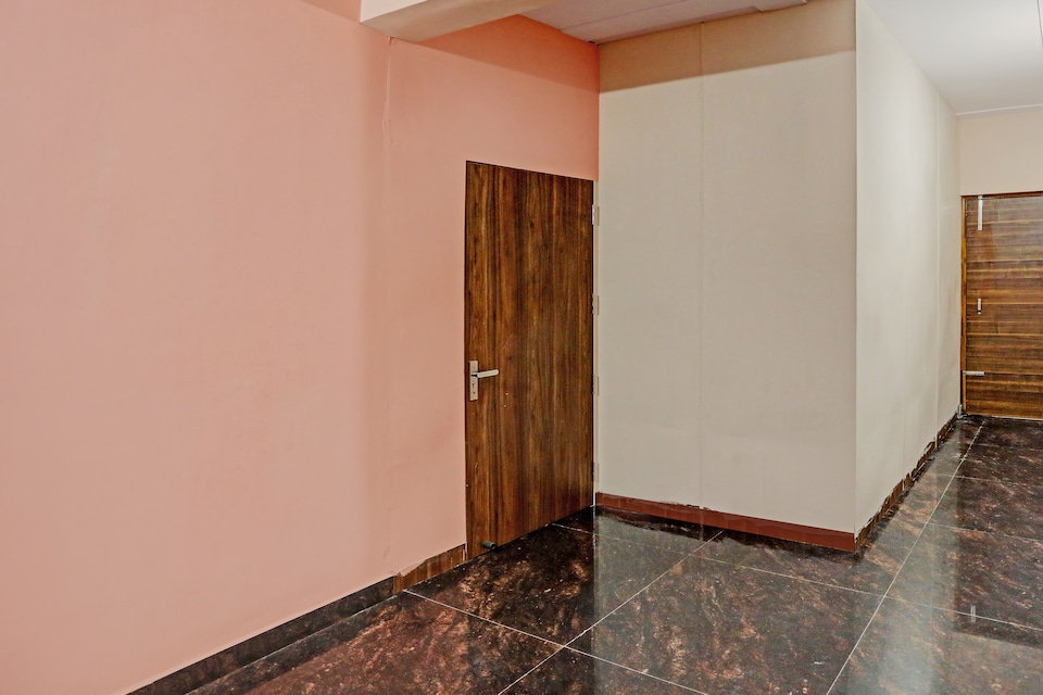 OYO 815814 Noida Hotel, Noida City, Noida