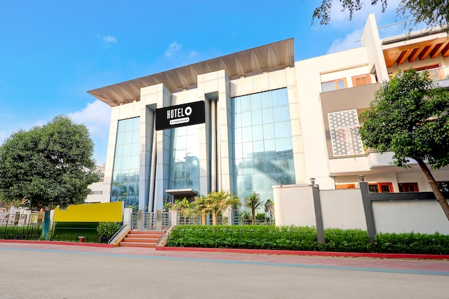 Hotel O Vineet Khand Gomti Nagar Formally Raas Inn