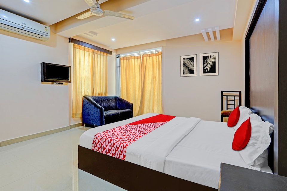 Hotel O BNS Lodge Near National College Basavanagudi, Jayanagar Bangalore, Bangalore