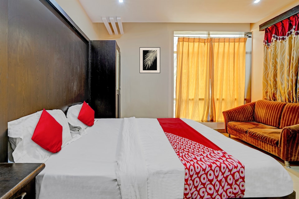 Hotel O BNS Lodge Near National College Basavanagudi, Jayanagar Bangalore, Bangalore