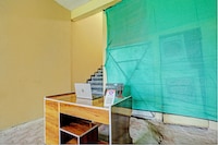 OYO 815927 MANISHA PALACE