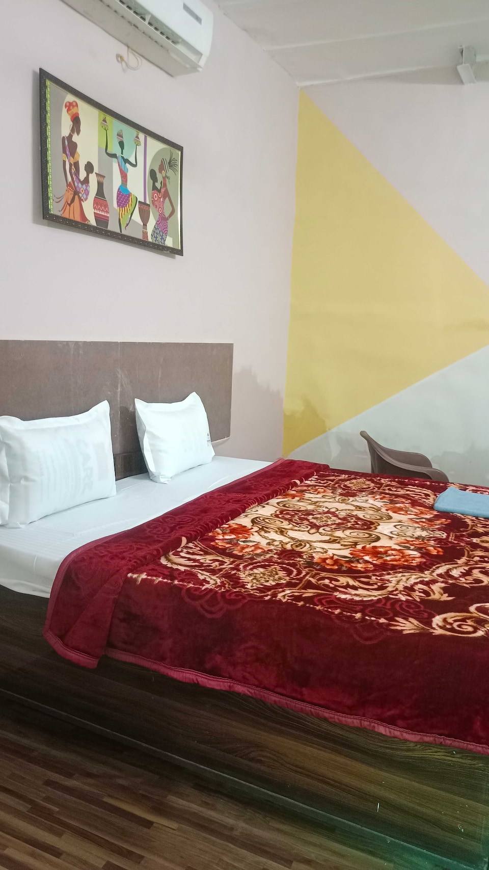 OYO Hotel Yuvraj Resort , Okhla Jasola Delhi, Delhi