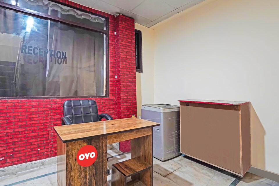 OYO Flagship Radhe Home Stay, Noida City, Noida