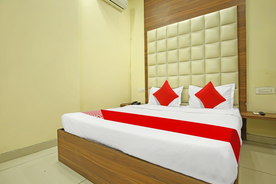 OYO Flagship Hotel Central Point, Zirakpur, Zirakpur