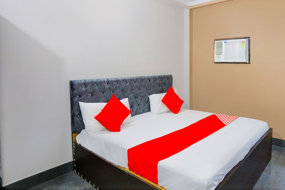 OYO Flagship Bn Hotel, Greater Noida, Noida