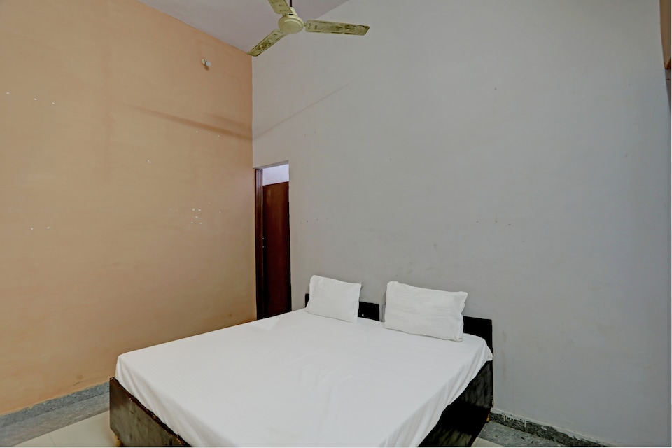 SPOT ON G S Hotel, Aligarh, Aligarh